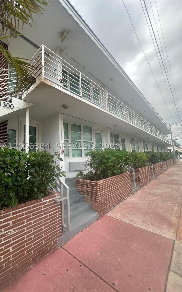 300 74th St – photo 1