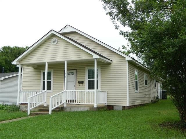 1302 Exchange Street – photo 1 of 24