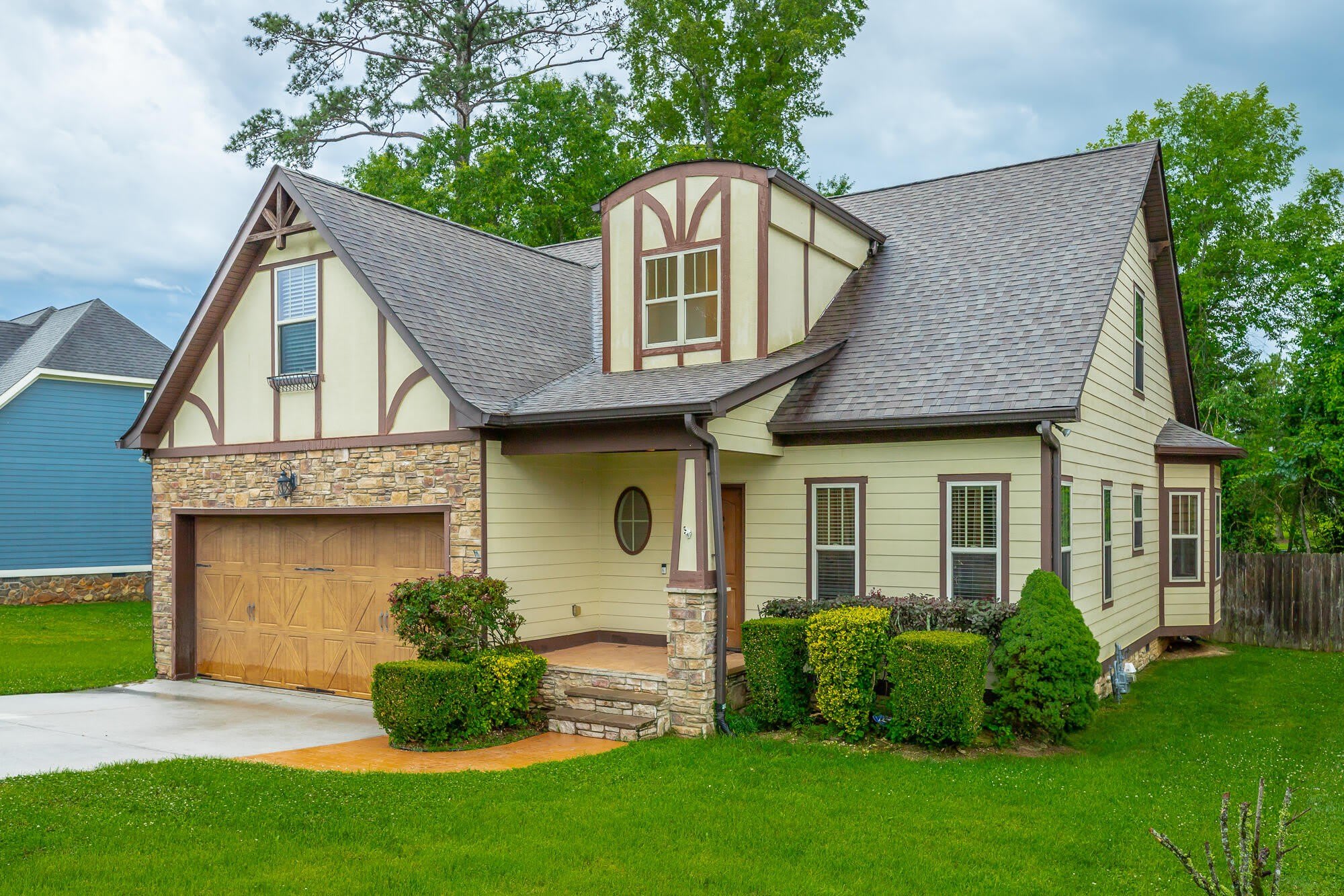 1857 Holly Oak Lane – photo 1 of 47