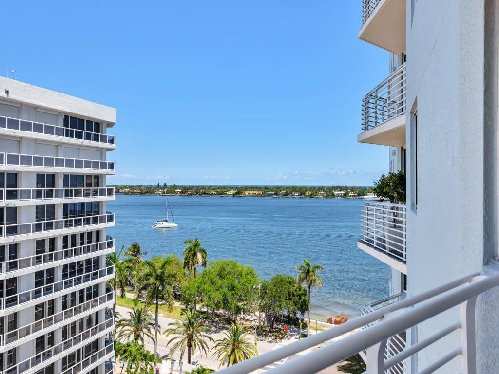 1551 N Flagler Drive – photo 1