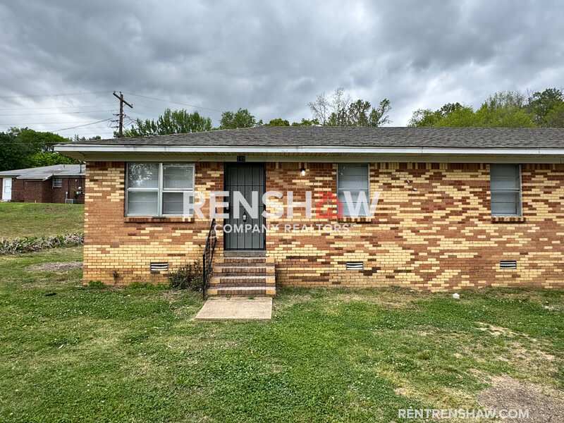 249 Navy Dr – photo 1 of 13