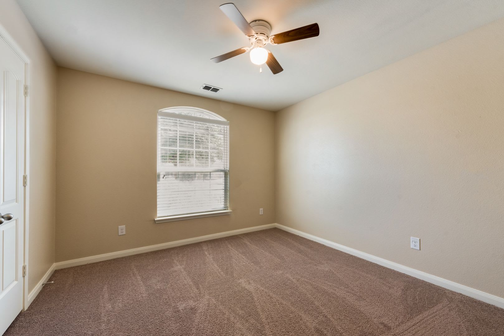 A must see home in Forney! – photo 1
