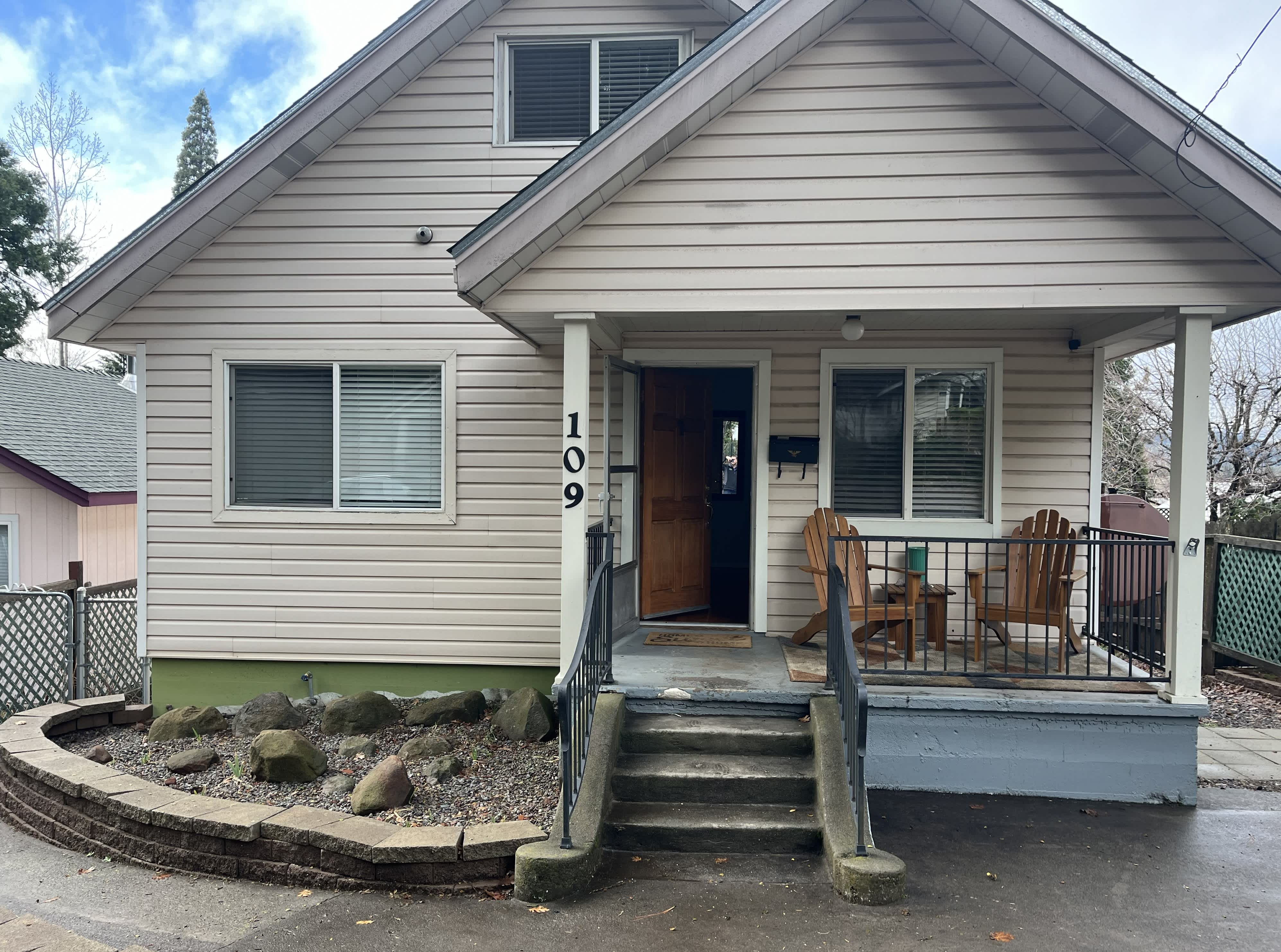 109 N B St – photo 1 of 15