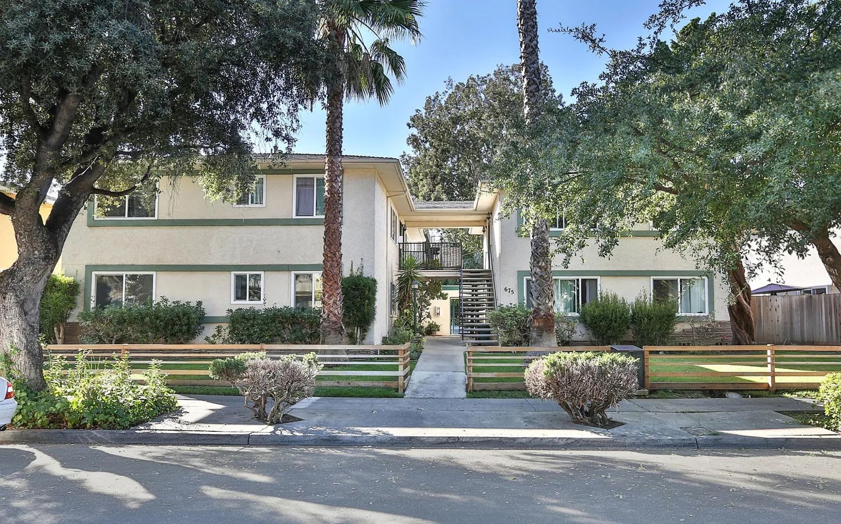 Remodeled 2 Bedroom 1 Bath Sunnyvale Apartment in Convenient Location – photo 1 of 9