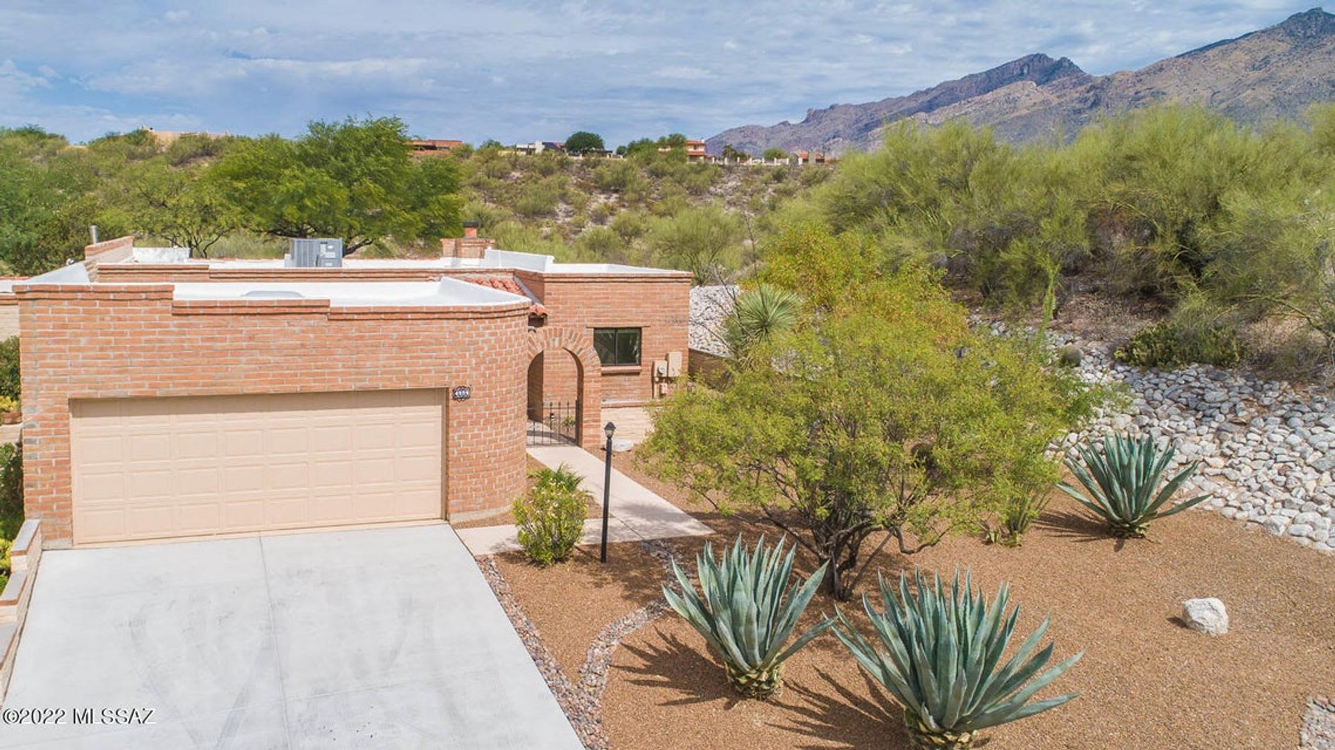 Foothills updated Home – photo 1