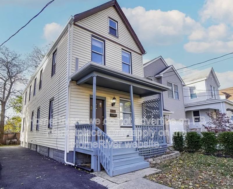 5121 Silver St – photo 1 of 16