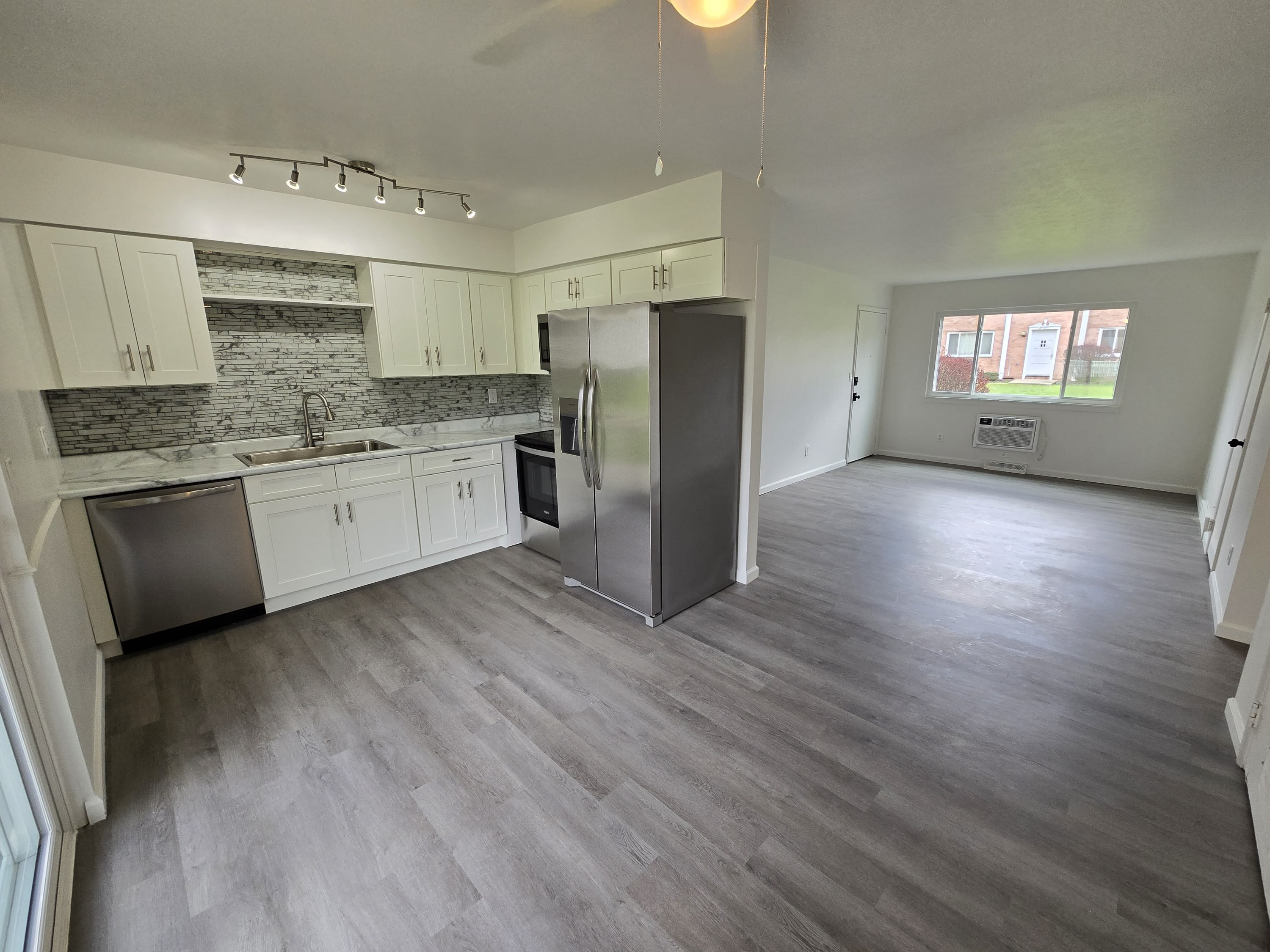 4709 Fishcreek Road – photo 1