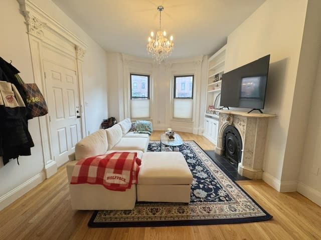 683 Massachusetts Ave – photo 1