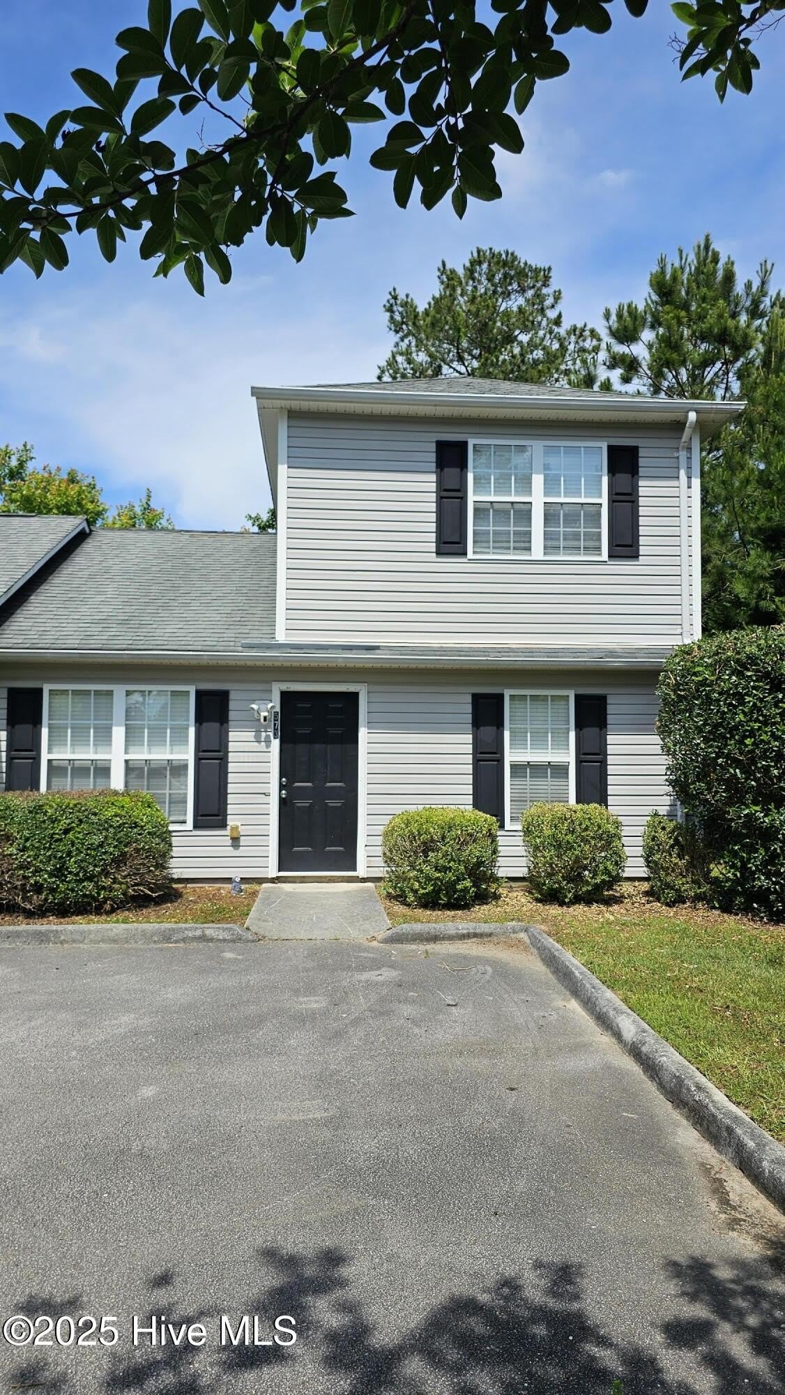 573 Corbin Street – photo 1 of 13