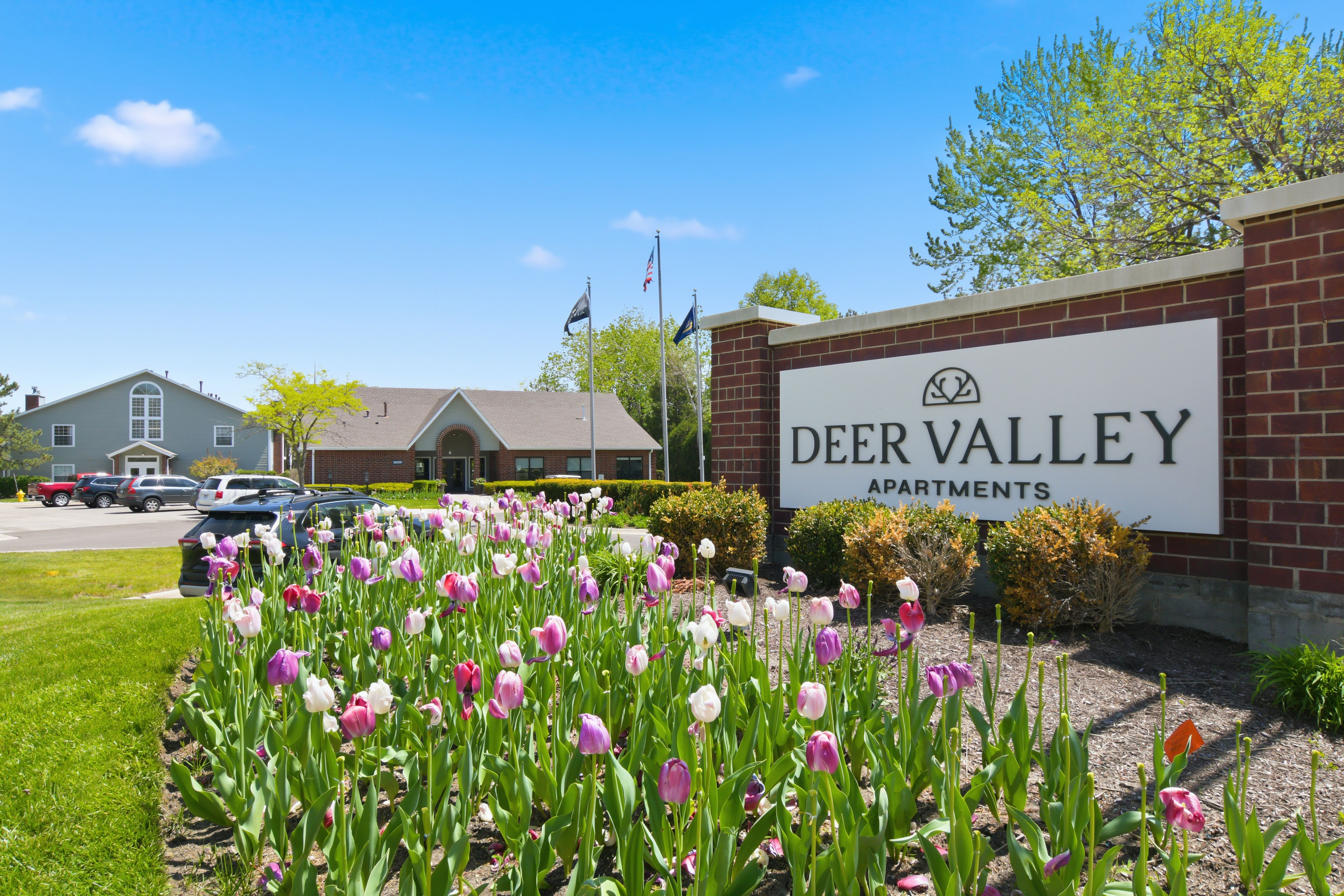 Deer Valley Apartments – photo 1 of 33