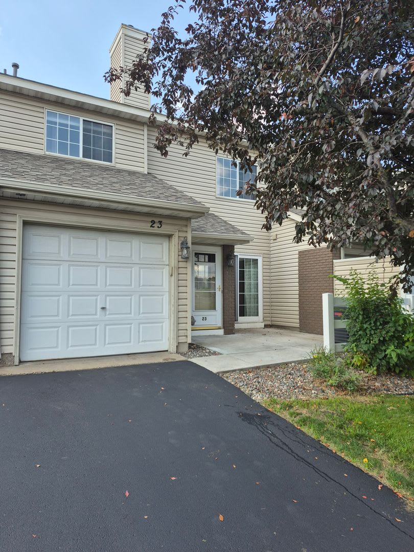 2 Bedroom Townhome Coon Rapids – photo 1