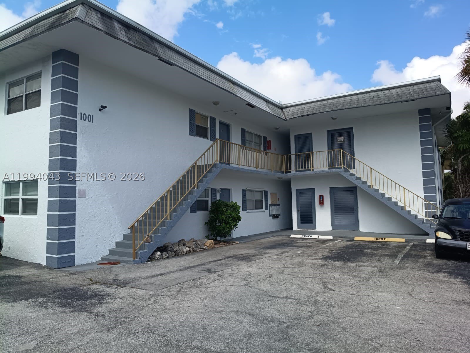 1001 NW 45th St – photo 1 of 31
