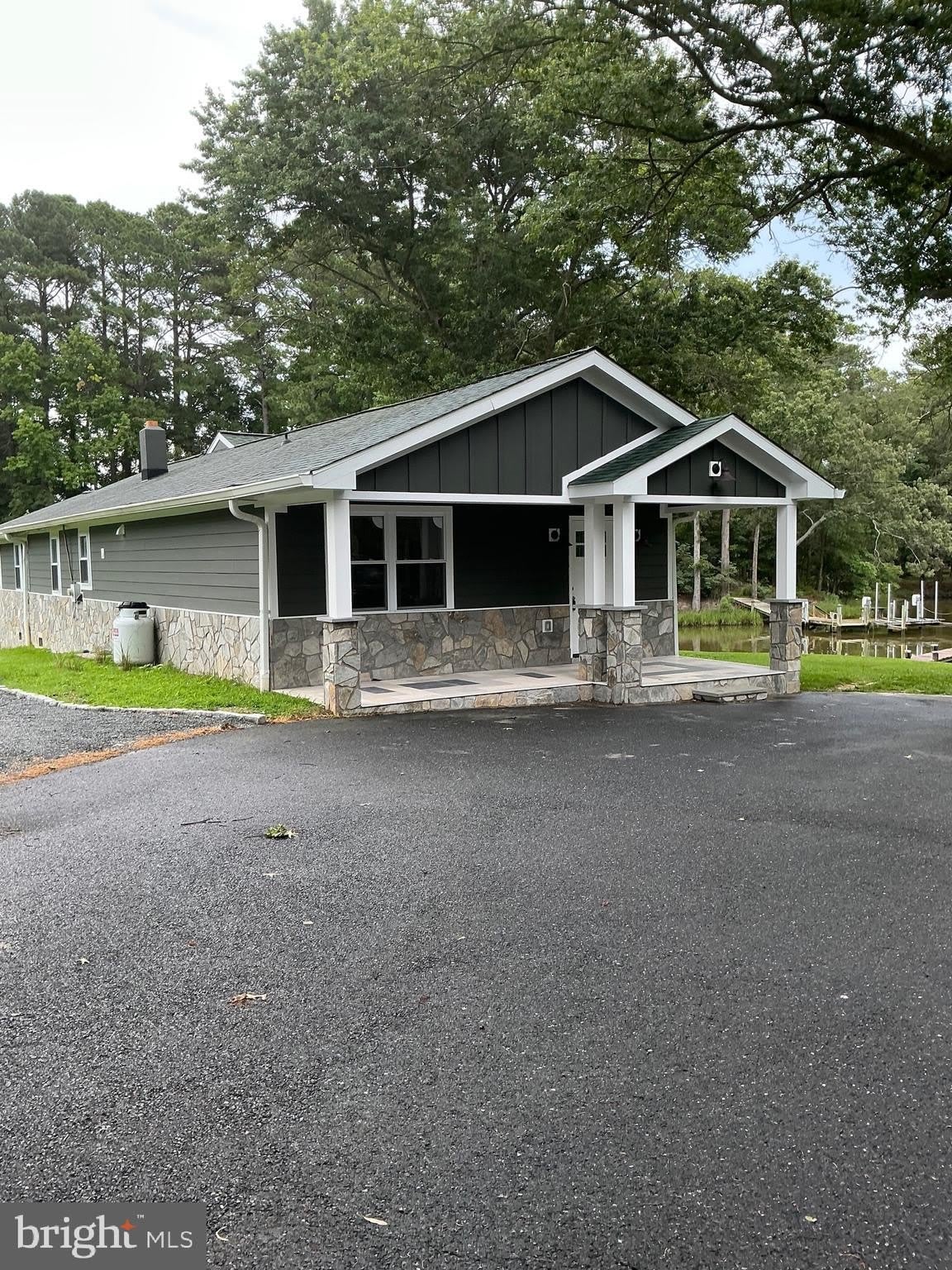109 YEWELL Road – photo 1 of 19