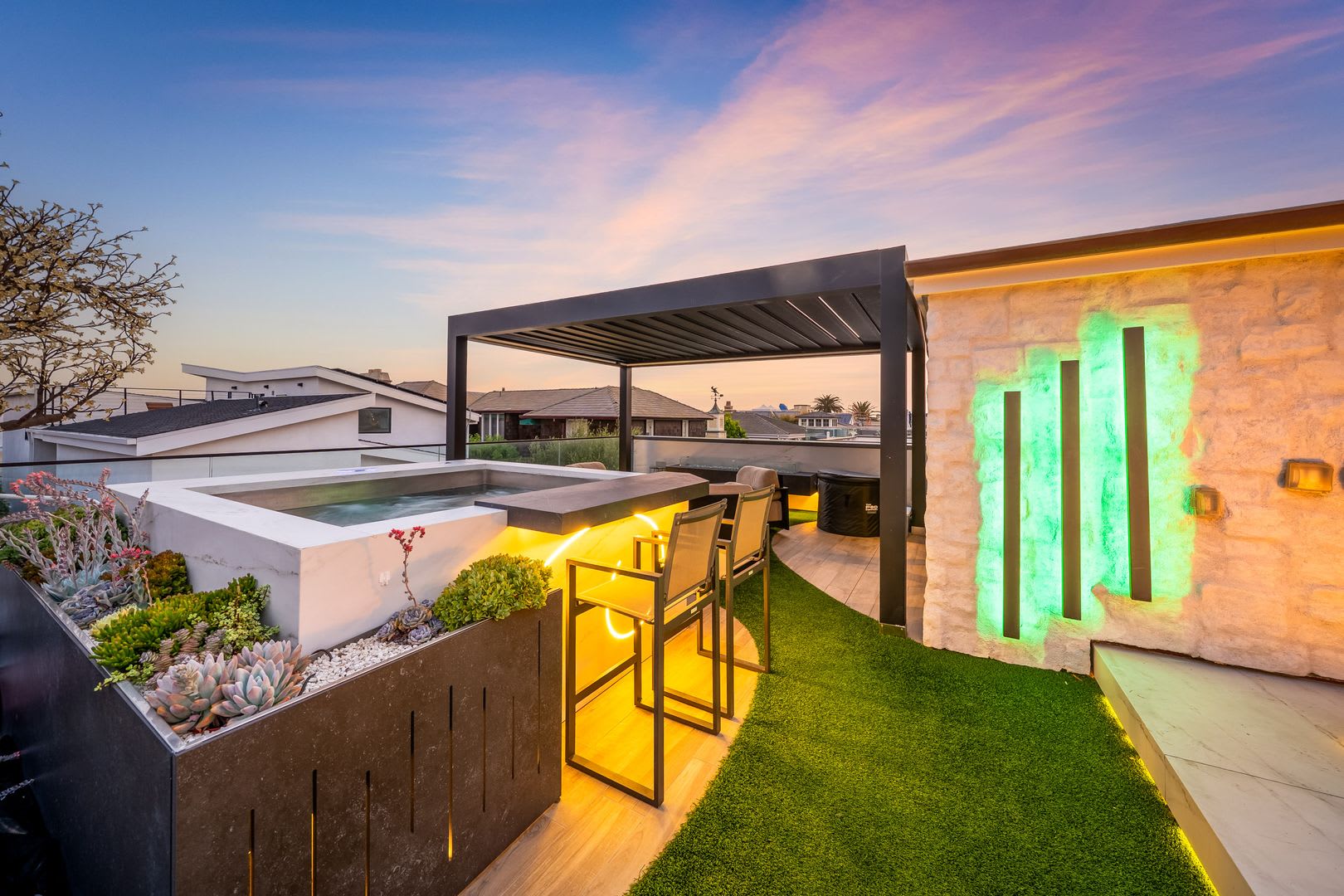 Custom Built 4 Bedroom Peninsula Point Home Indoor Outdoor Rooftop Deck – photo 1 of 259