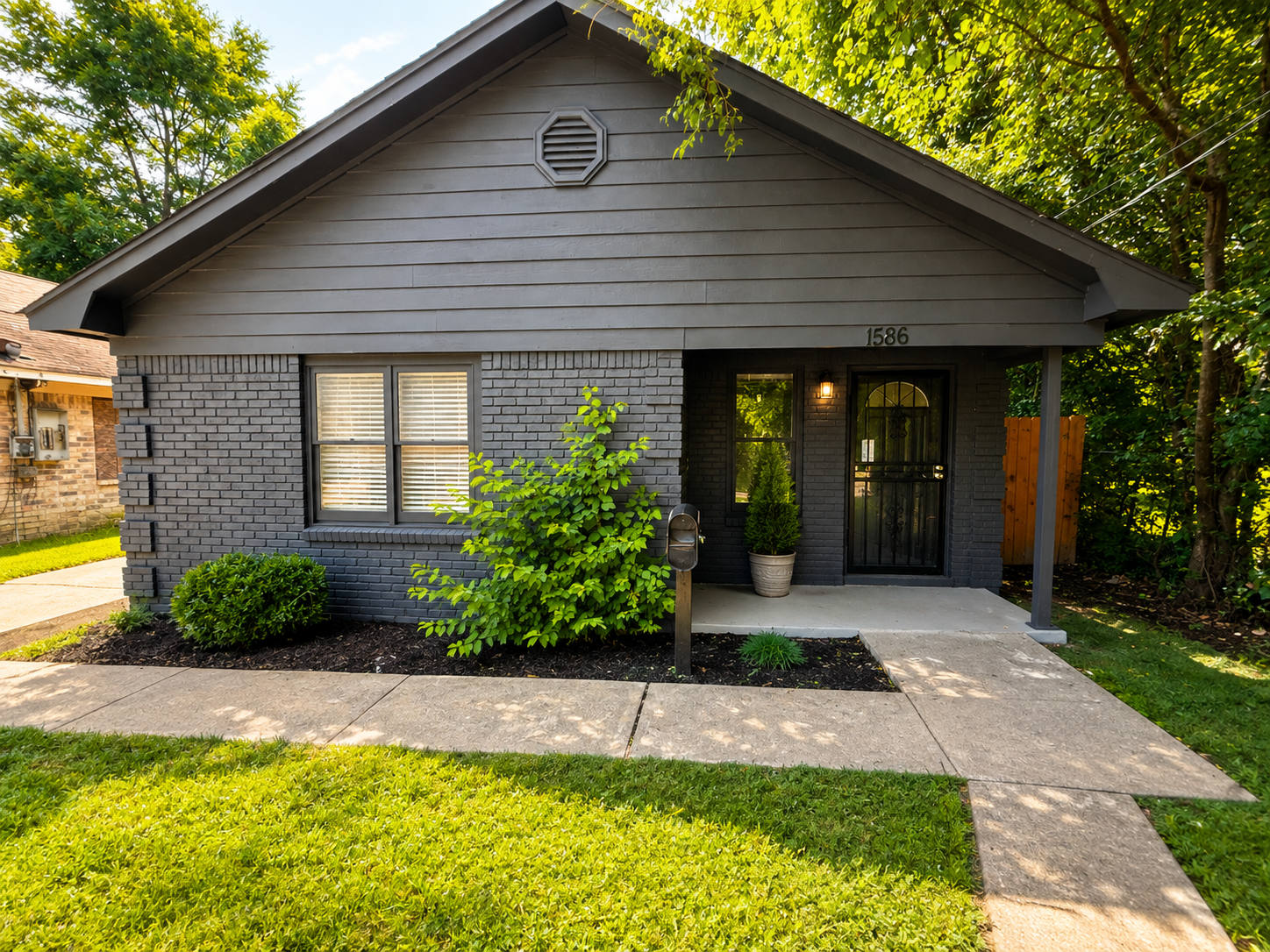 1586 Harmen Street – photo 1