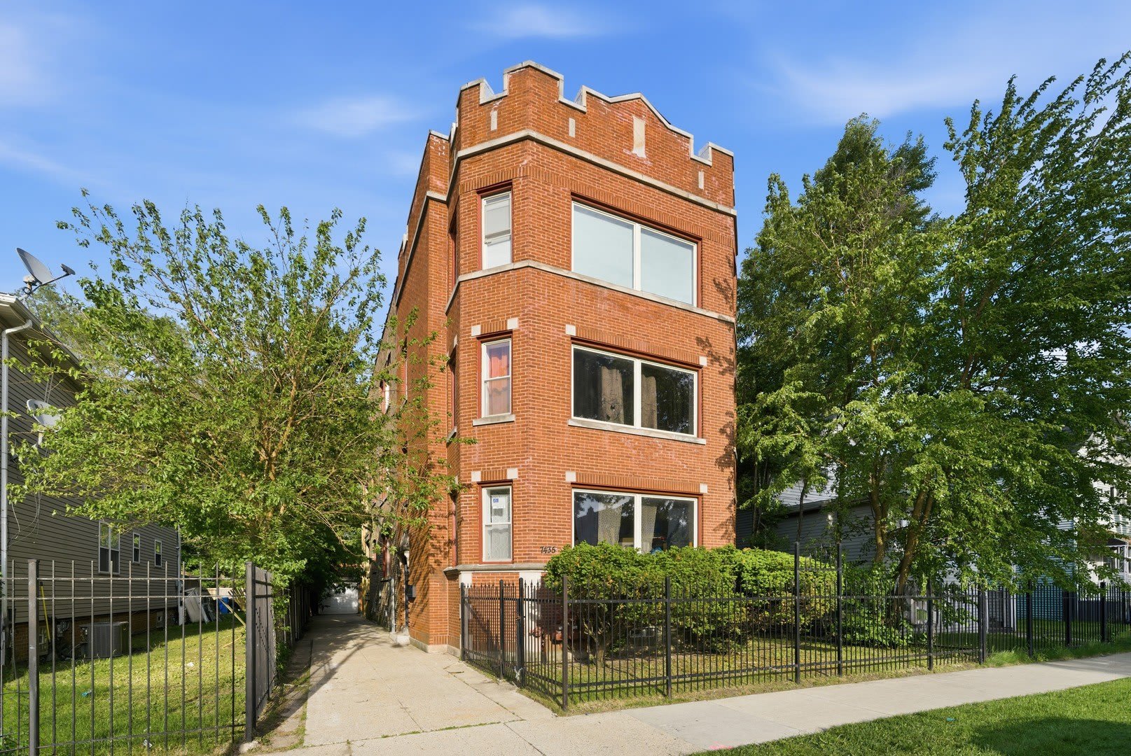 7435 S Euclid Avenue – photo 1