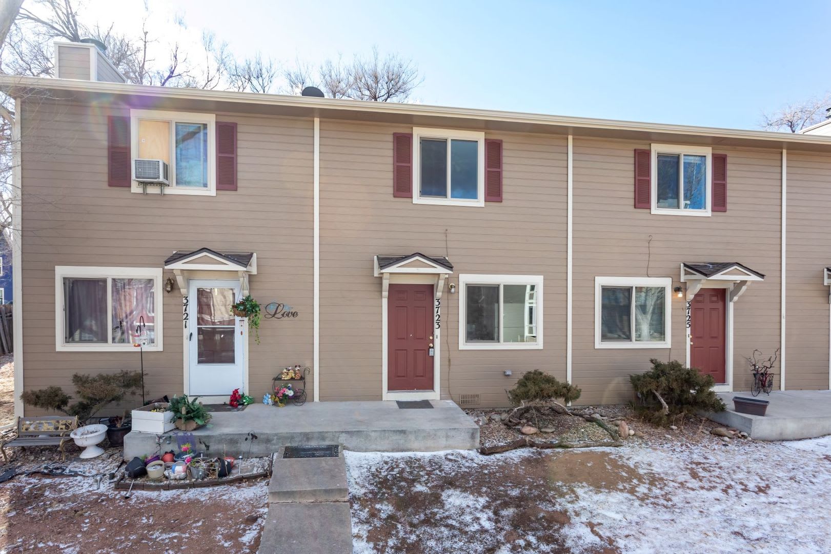 Spacious 2 Bed 2 Bath Fourplex Unit In Prime Location – photo 1 of 211