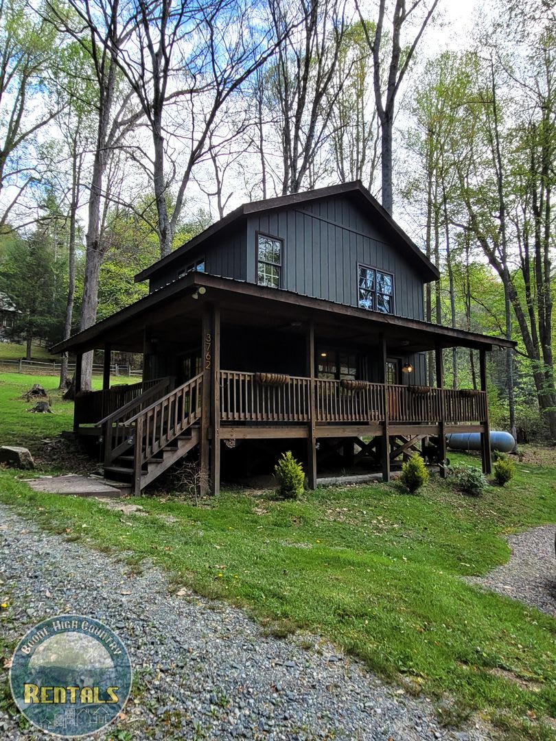 Beautiful 1 Bedroom Home With A Loft – photo 1 of 36