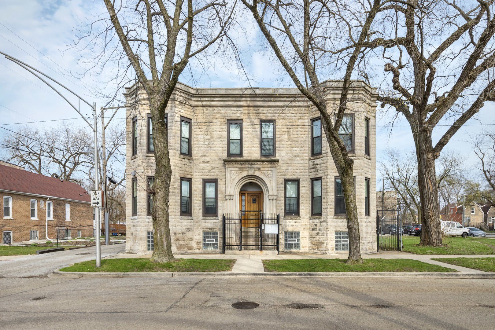 6649 S Rhodes Avenue – photo 1