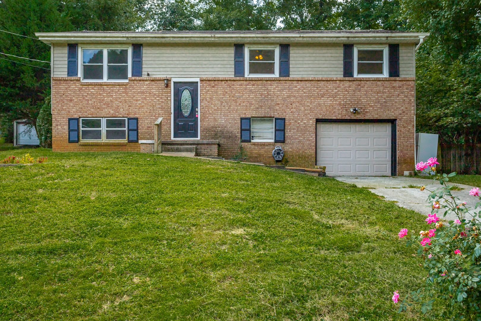 House In Hixson – photo 1 of 36