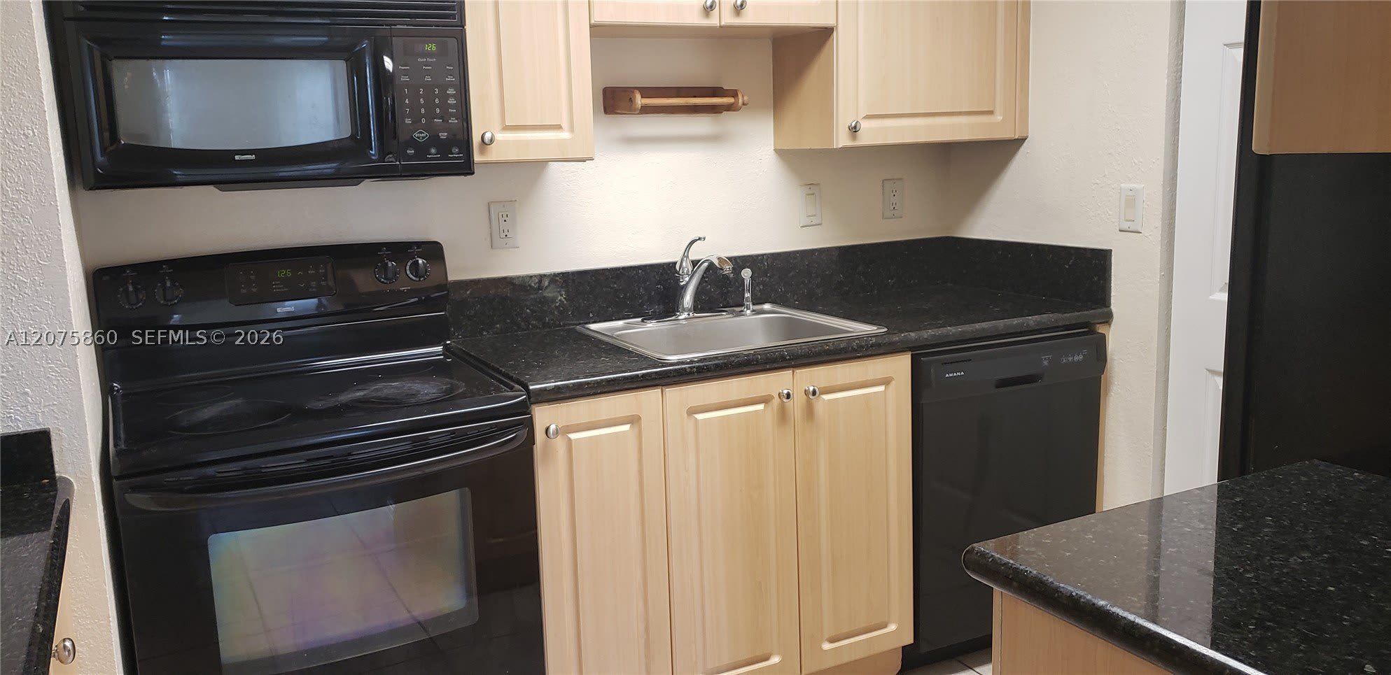 10785 SW 108th Ave – photo 1