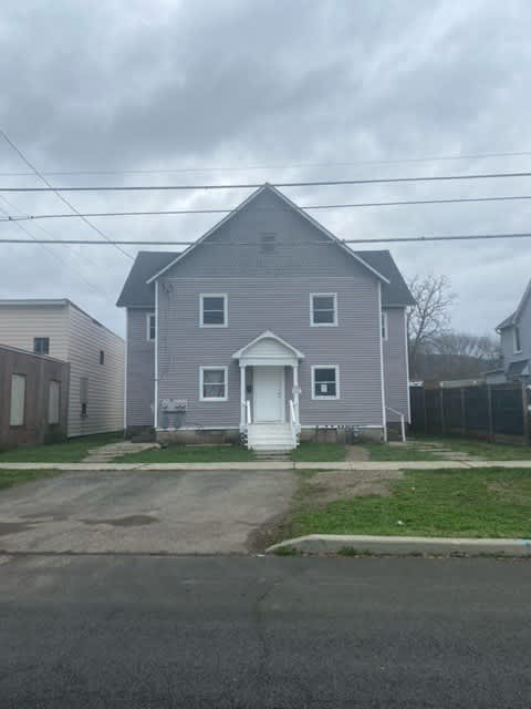 141 Prescott Ave – photo 1 of 9