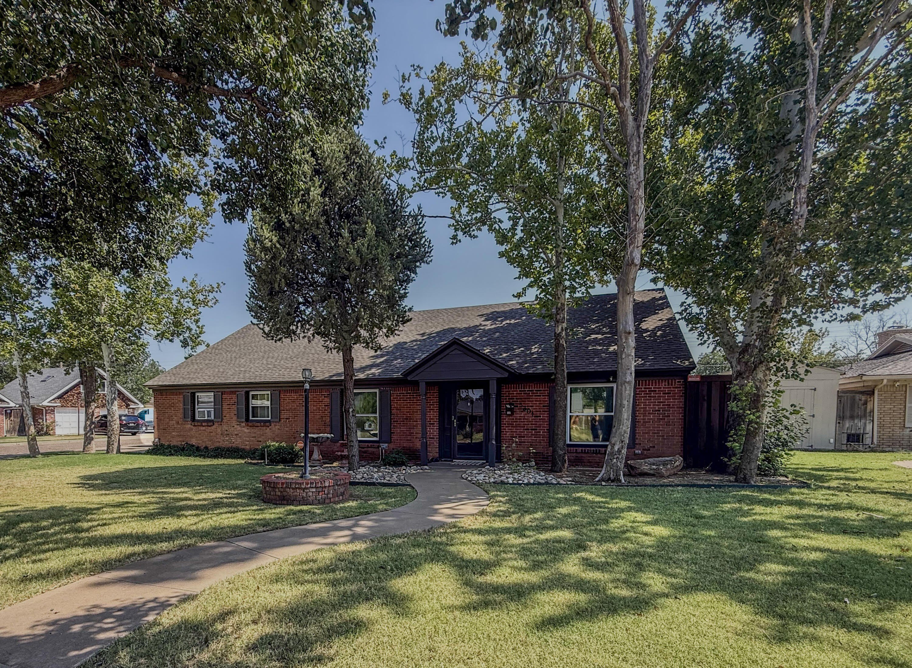 5301 43rd Street – photo 1 of 43