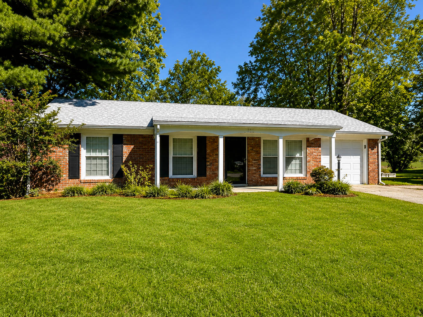 Heart of Middletown Home! – photo 1 of 10