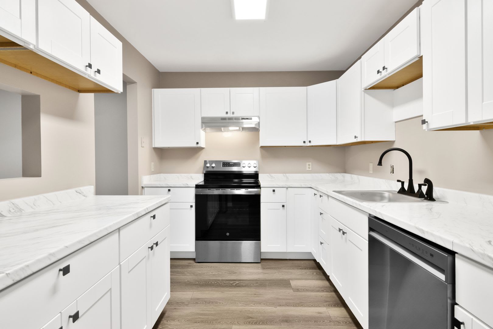 Modern 3-Bedroom Duplex in Holiday Hills, Traverse City – photo 1 of 25