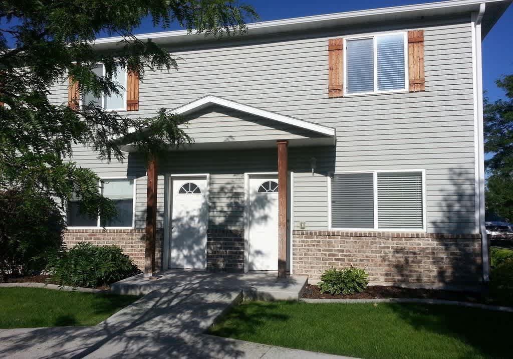 2 bed, 1.5 bath townhome in The Meadows – photo 1 of 12