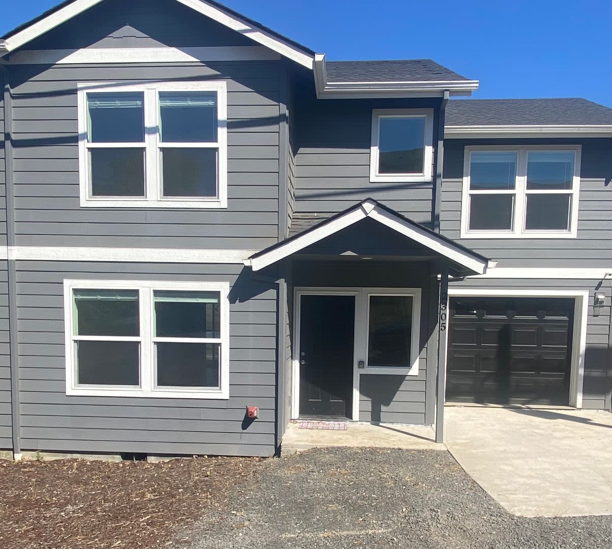 Newer 3 Bedroom Duplex with Gorgeous River Views! – photo 1 of 18