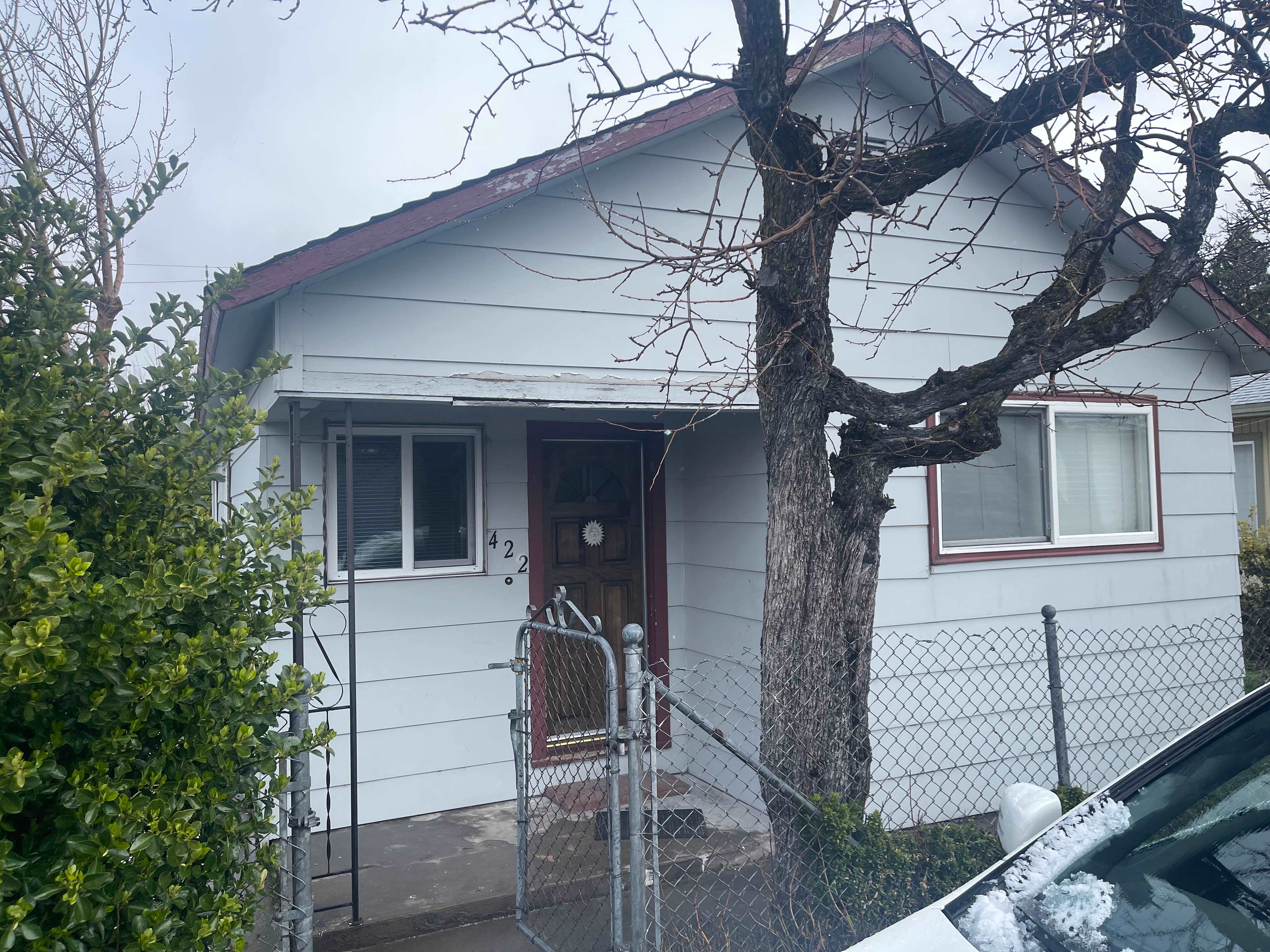 422 Pine St – photo 1 of 5