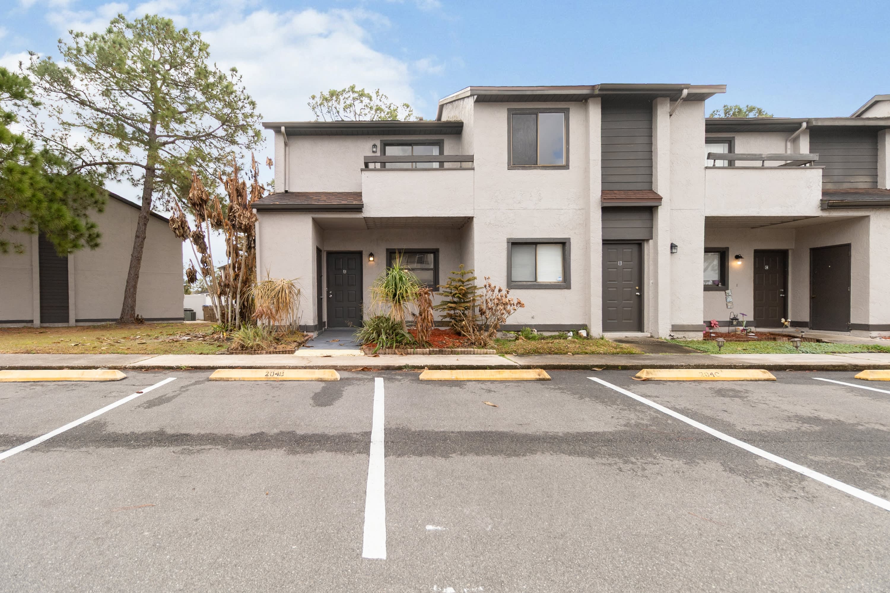204 Eden Lane – photo 1 of 11