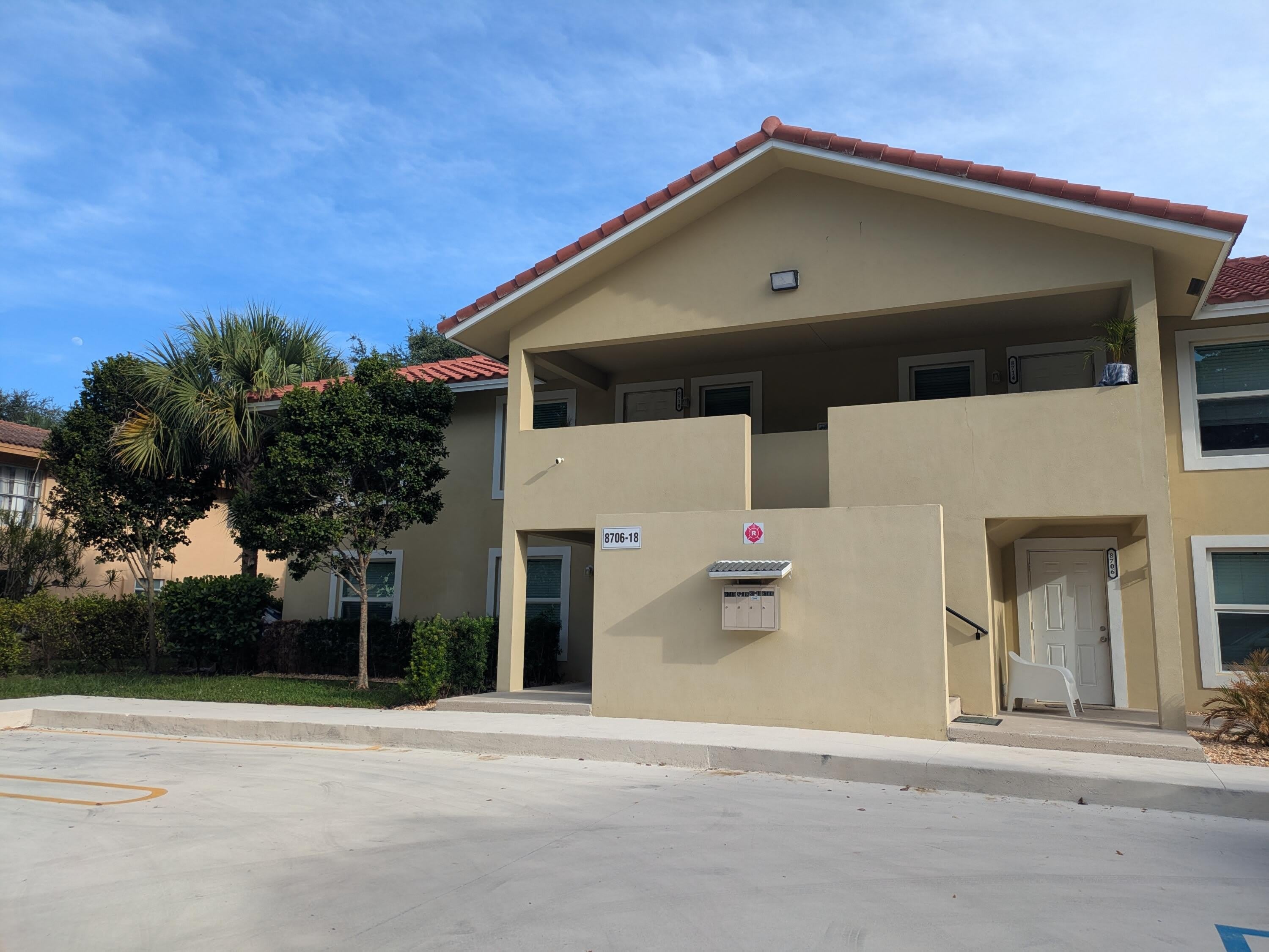 8718 NW 35th Street – photo 1