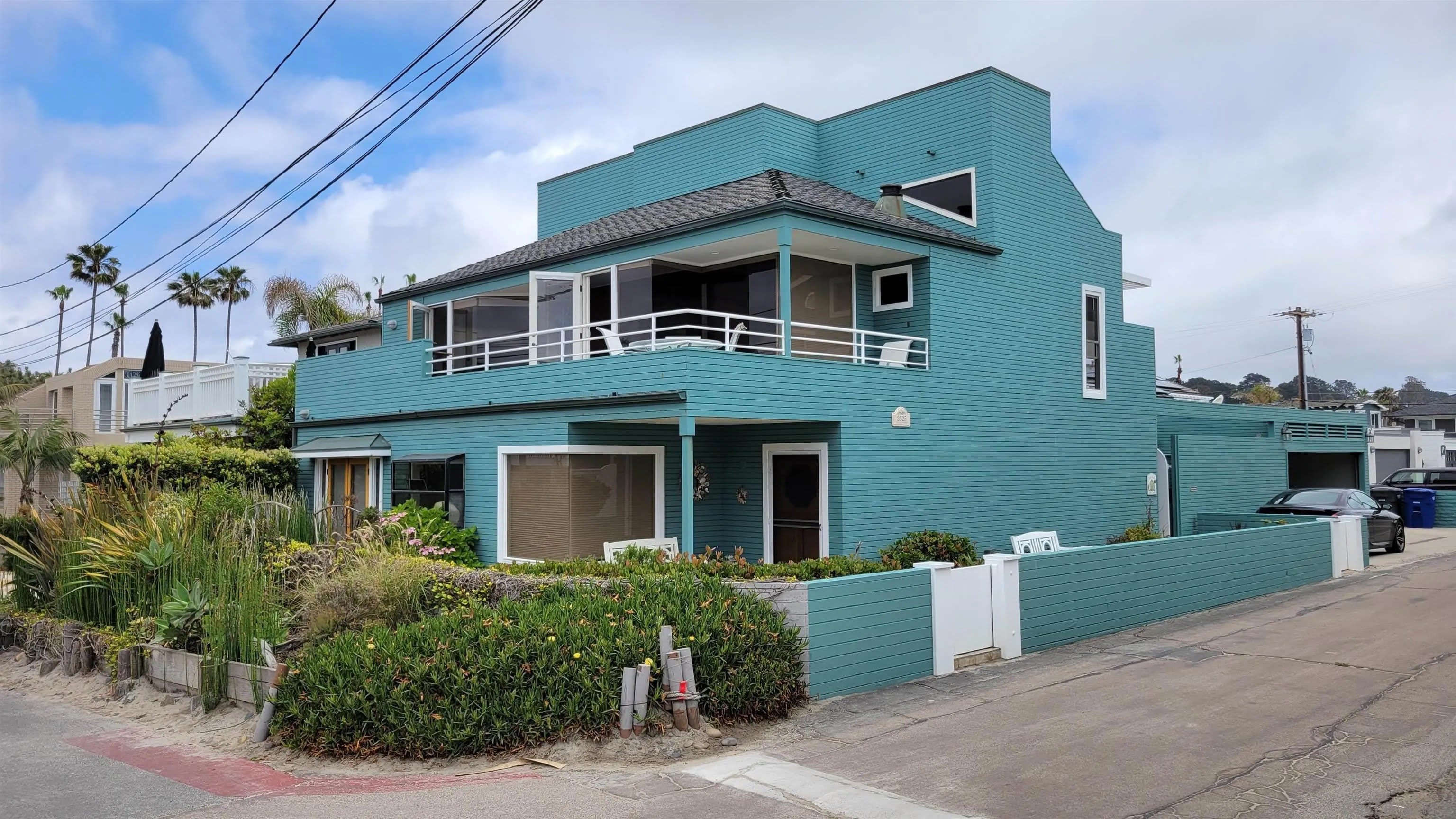 2525 Ocean Front – photo 1 of 19
