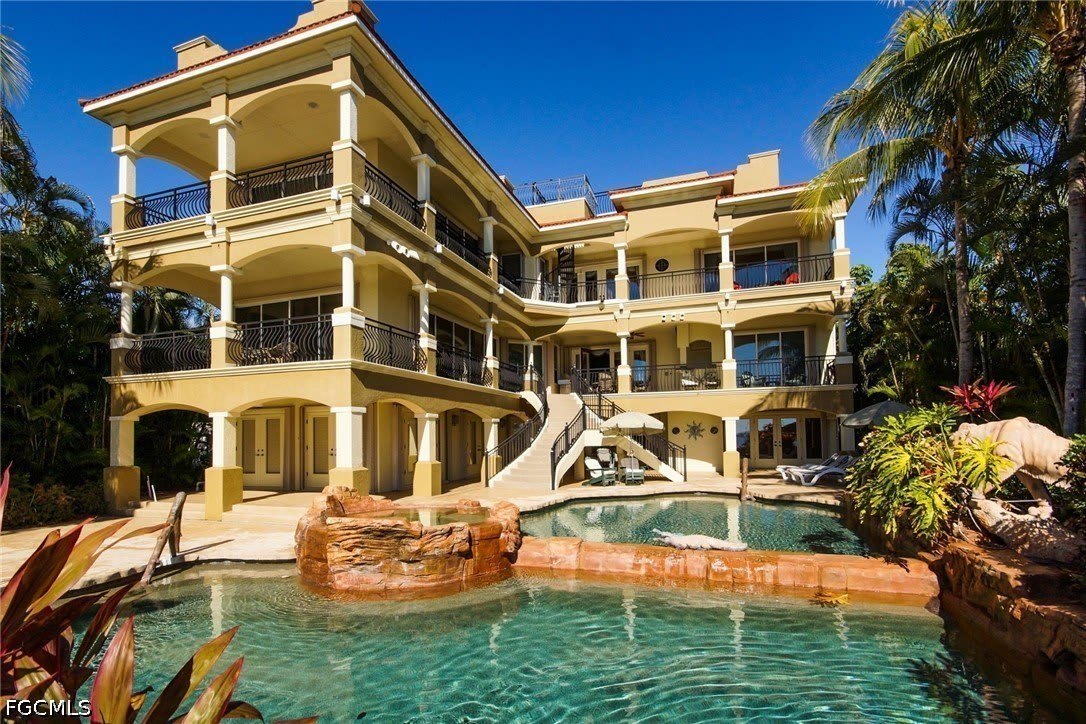 232 Bayshore Drive – photo 1