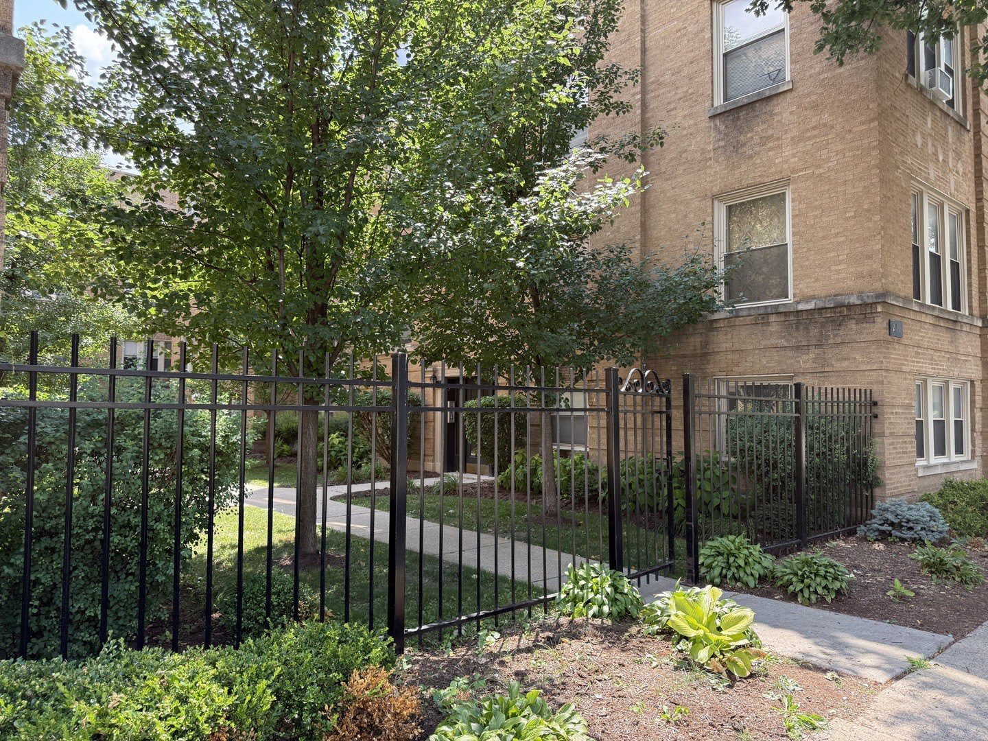 211 Washington Boulevard – photo 1 of 242
