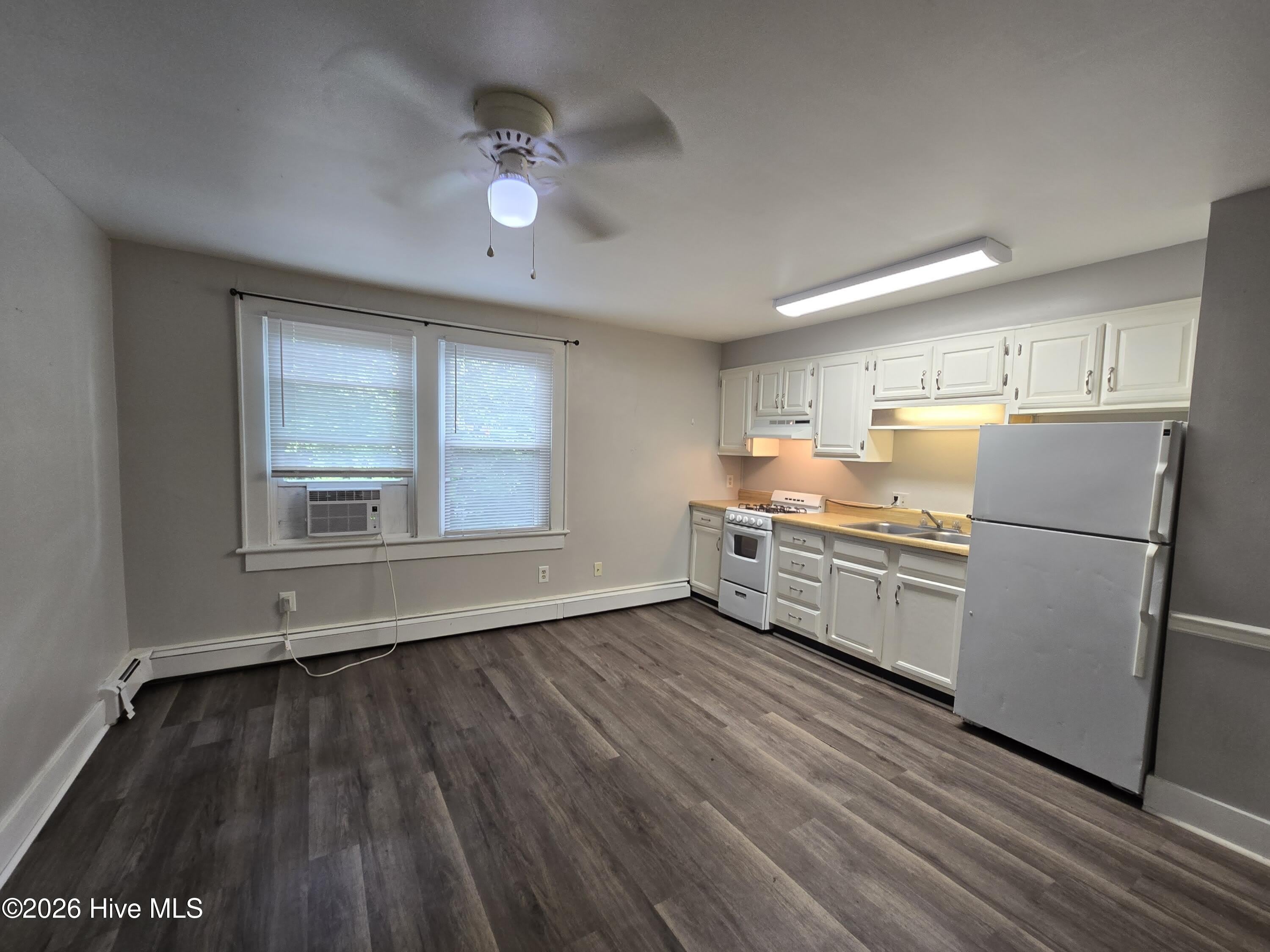 1221 Carolina Avenue – photo 1 of 4