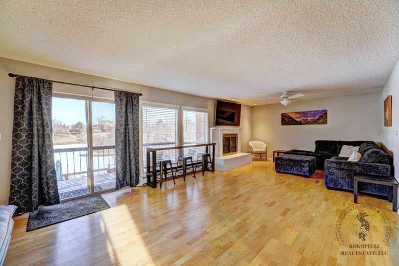 1020 Lakeside Court – photo 1