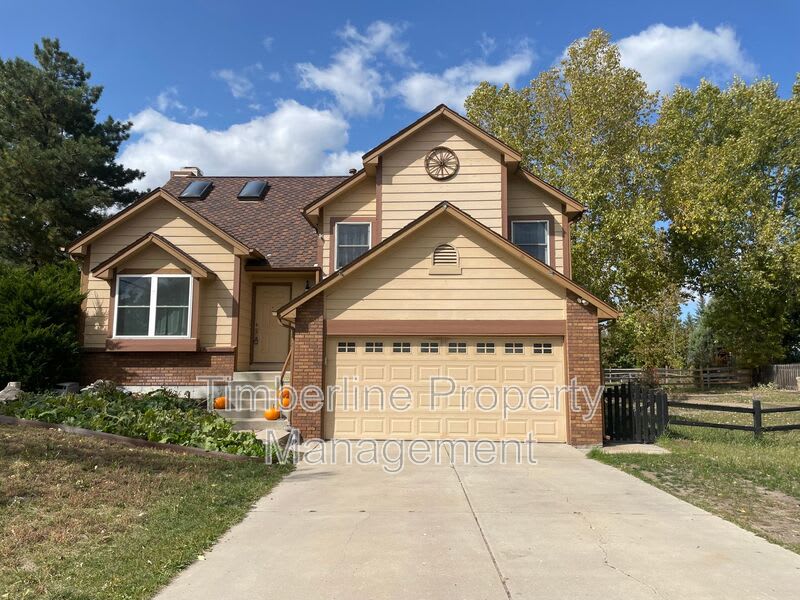 320 Rangely Dr – photo 1 of 8