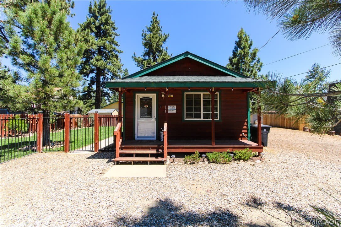 2107 2nd Lane – photo 1 of 25