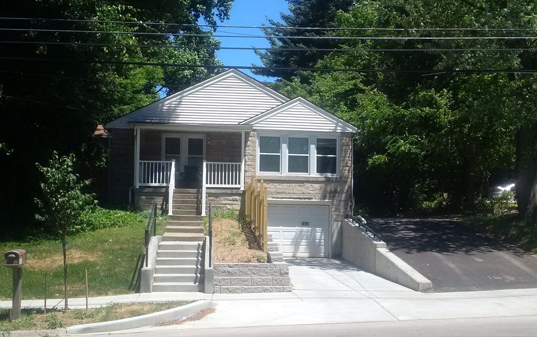 4 BED/2 BA Home close to Assembly Hall! – photo 1