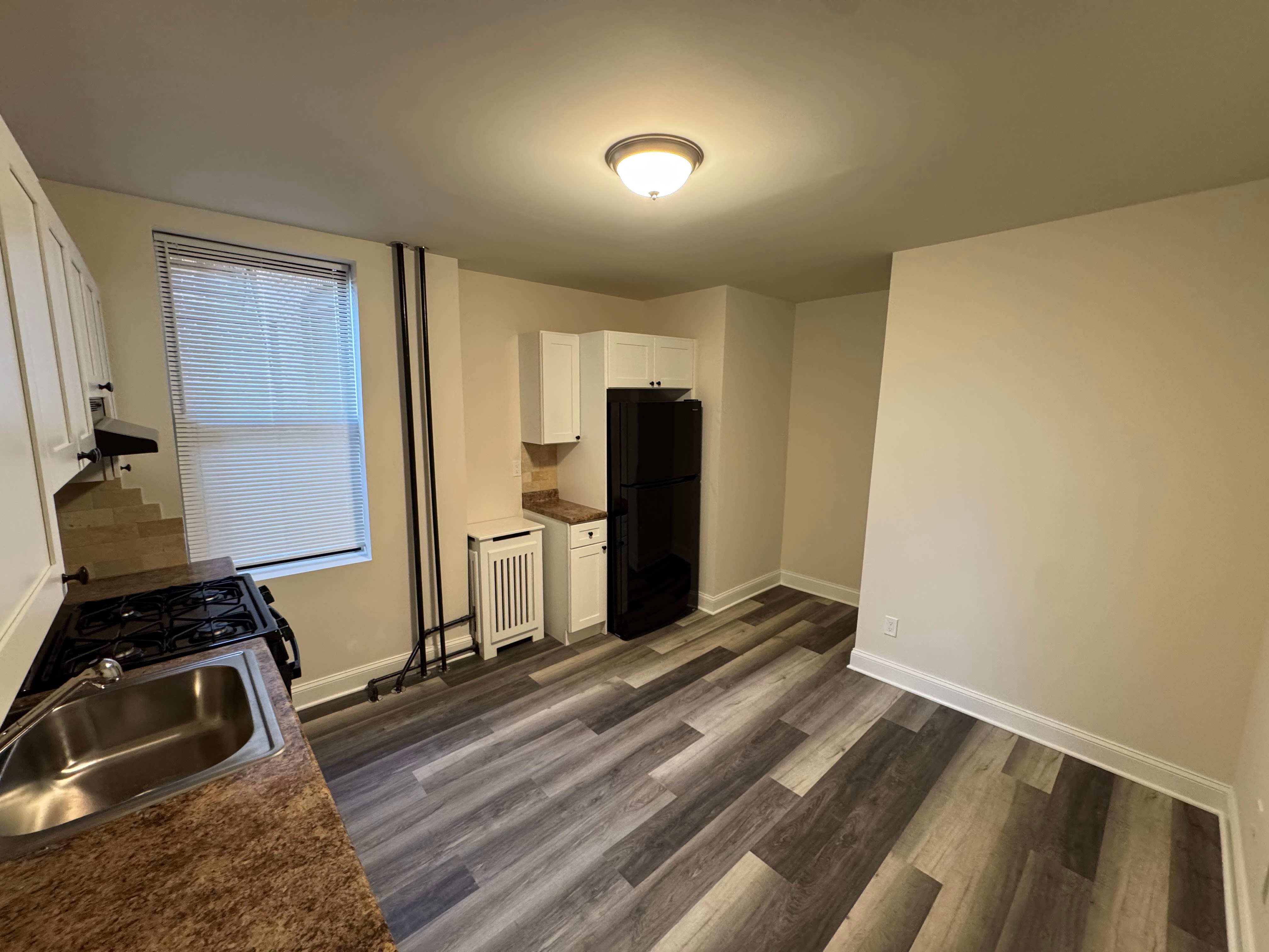 435 72nd St – photo 1 of 5