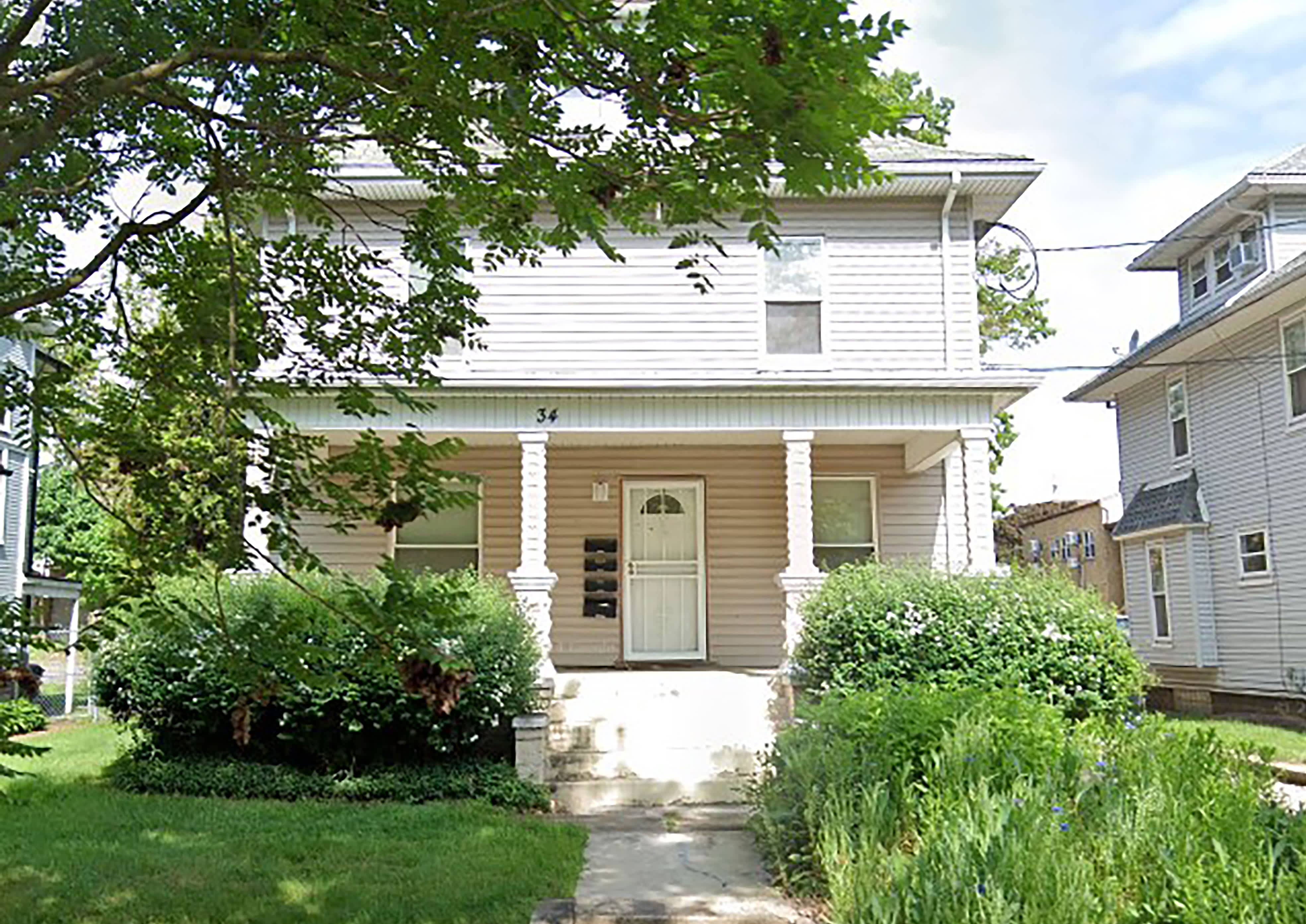 34 Grand Ave – photo 1