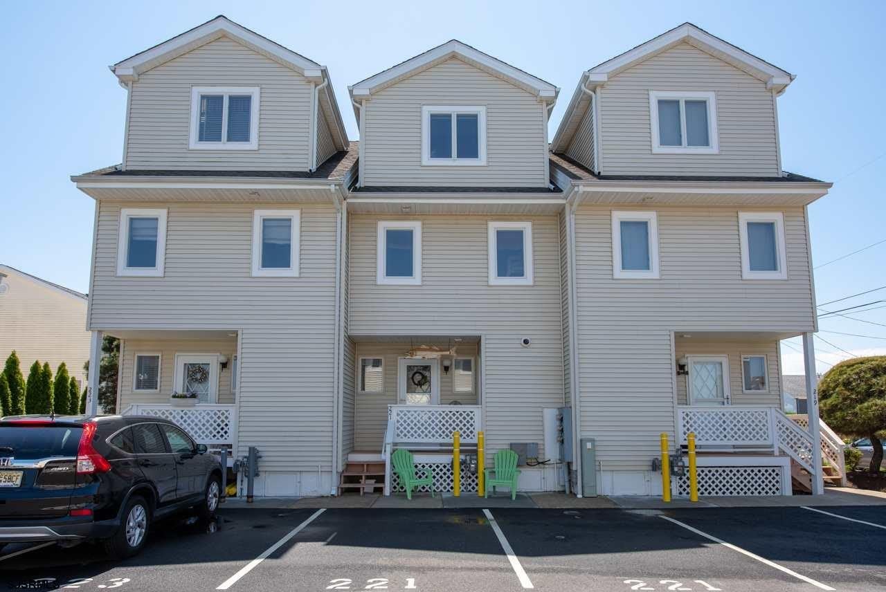 221 N 36 Ave – photo 1 of 24