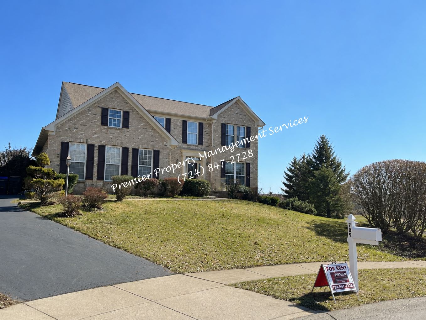 709 Williamsburg Ct – photo 1
