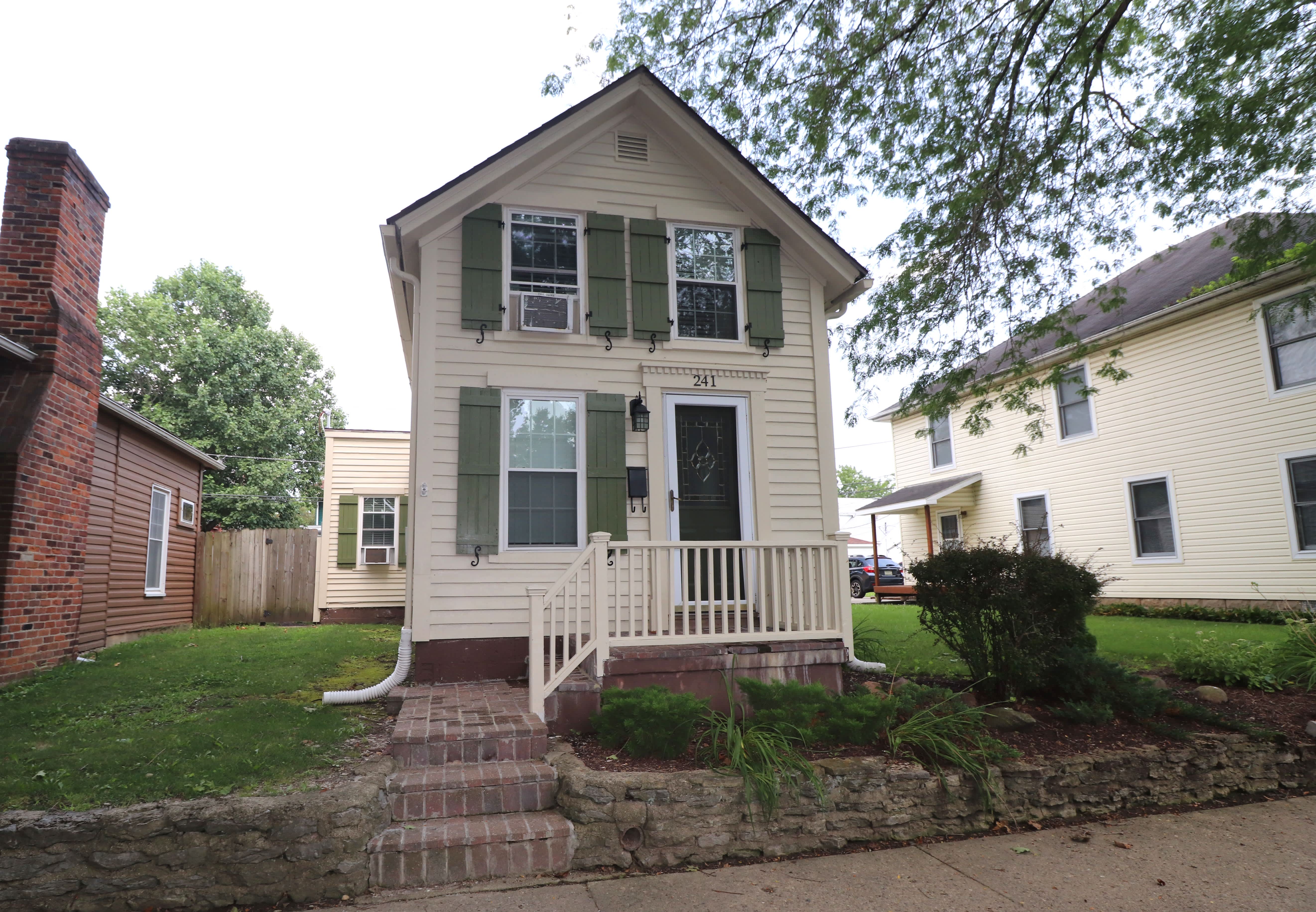 241 S 3rd St – photo 1