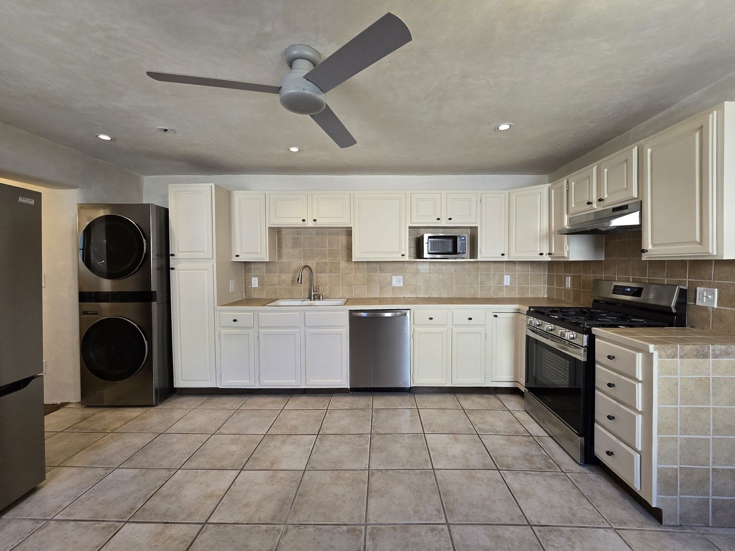603 1/2 Paseo de Peralta – photo 1