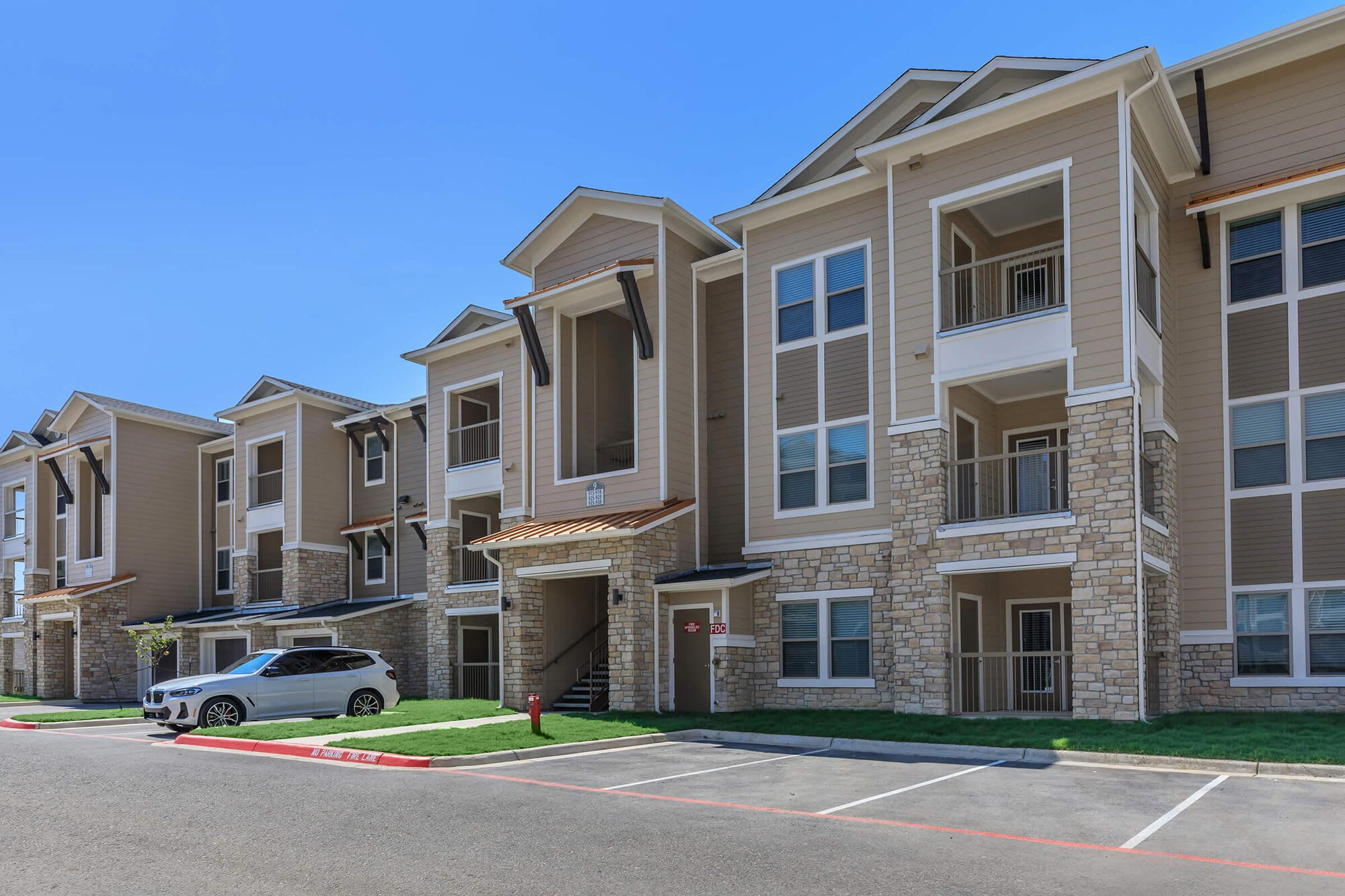 Ryze At Sunfield – photo 1 of 272