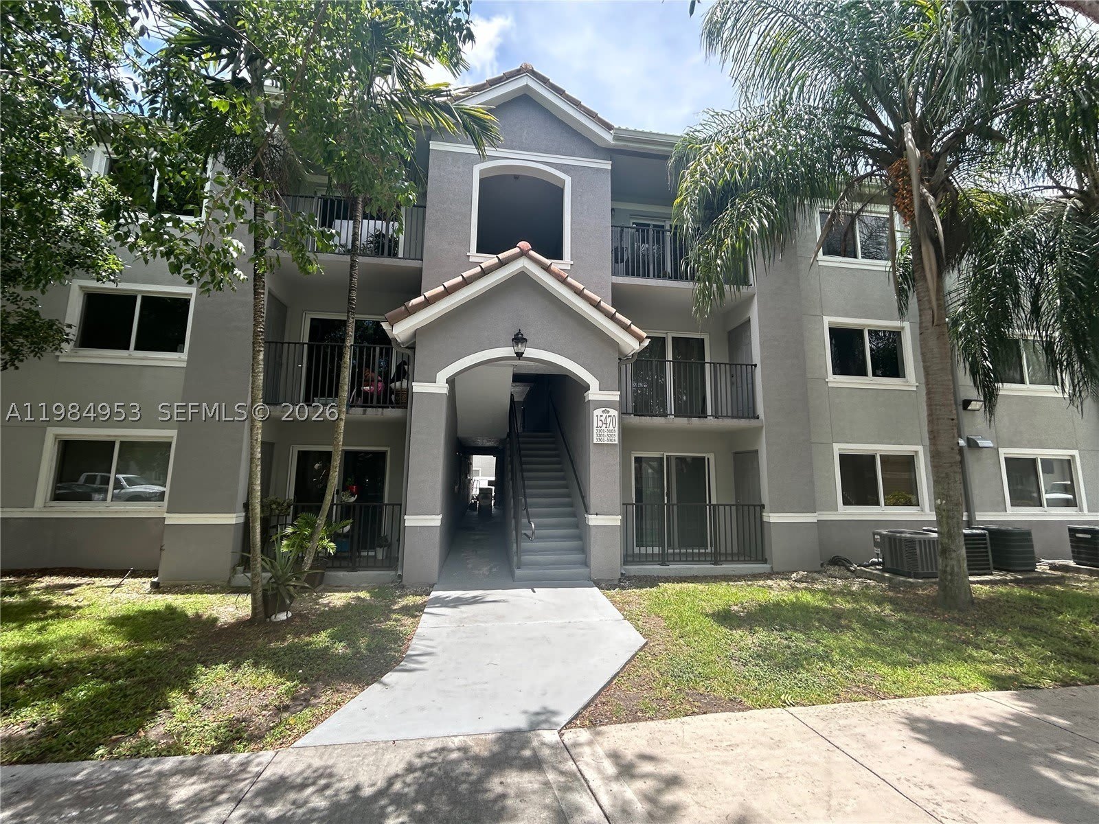 15470 SW 284th St – photo 1 of 12